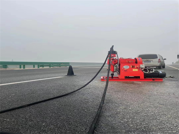 芦溪马路路基路面开裂下沉注浆加固灌浆